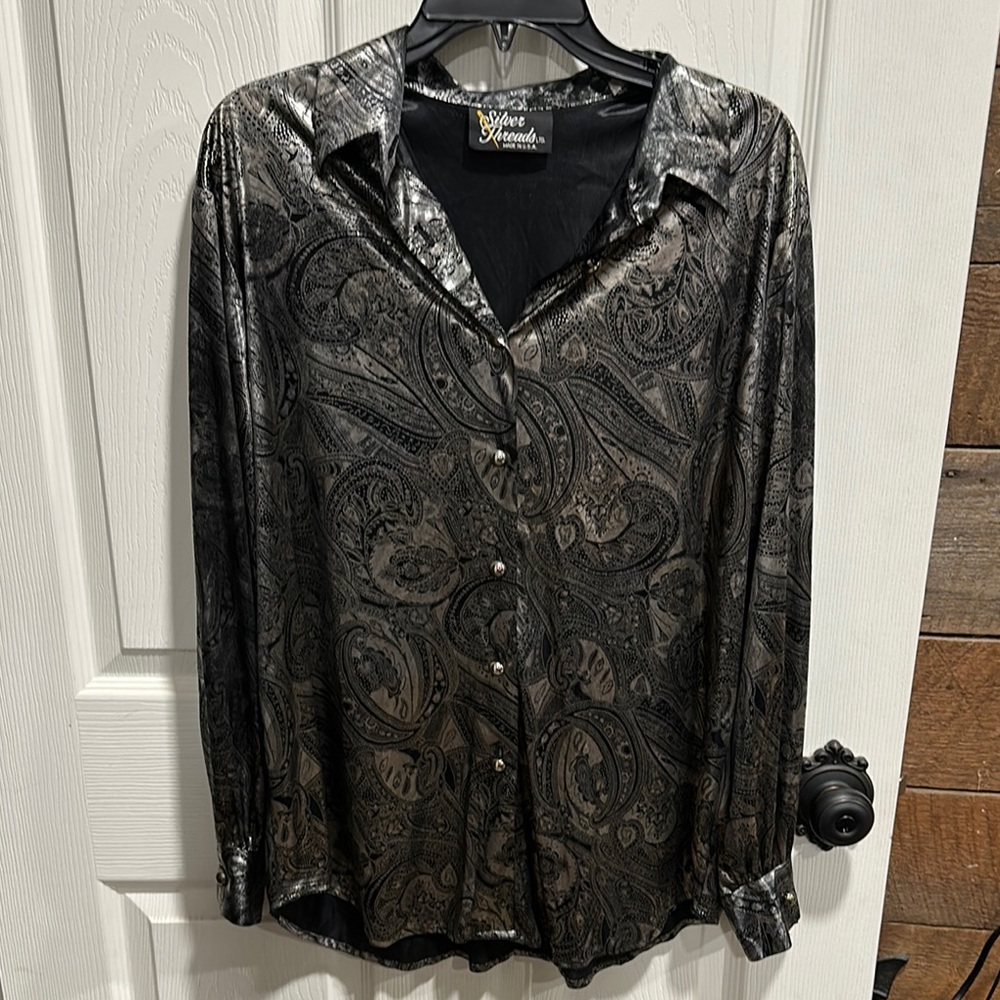 Black and Silver Paisley Button-Up Shirt (M883)